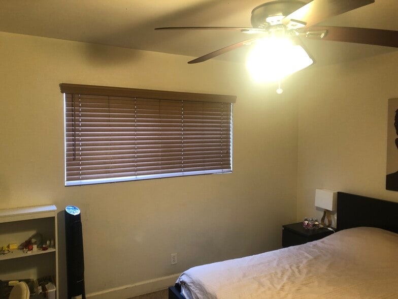 bedroom - 10982 Roebling Ave