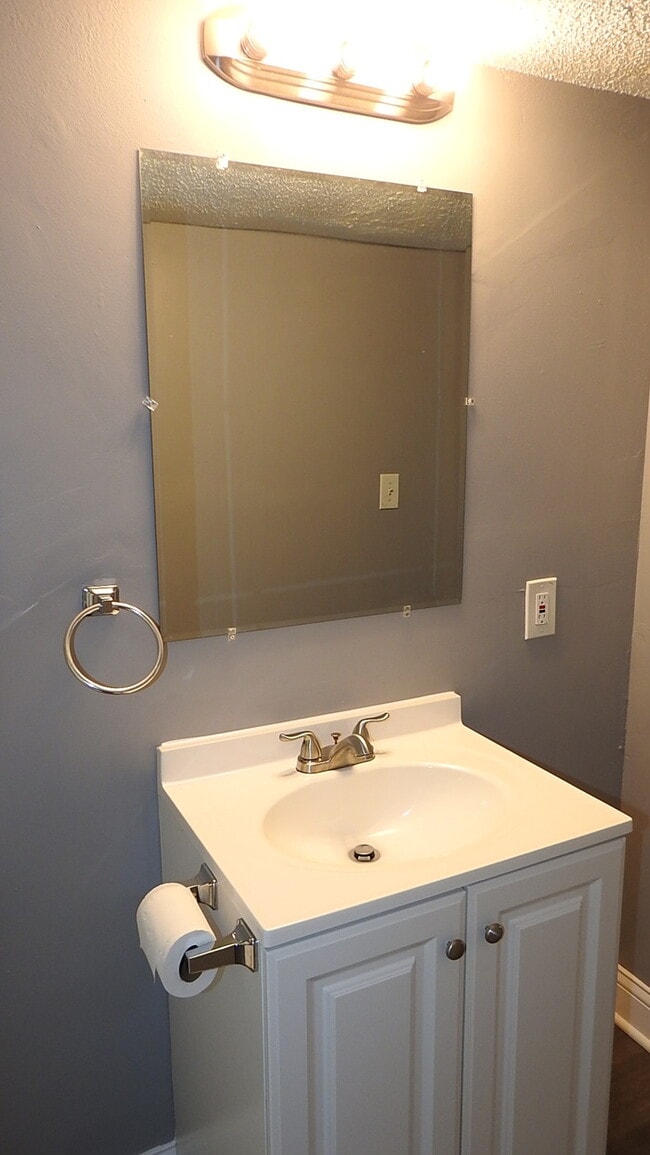 Building Photo - 3bed 2 bath in Indepedence