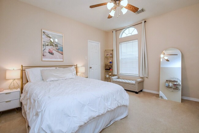 Building Photo - 1446 Sherwood Park Cir