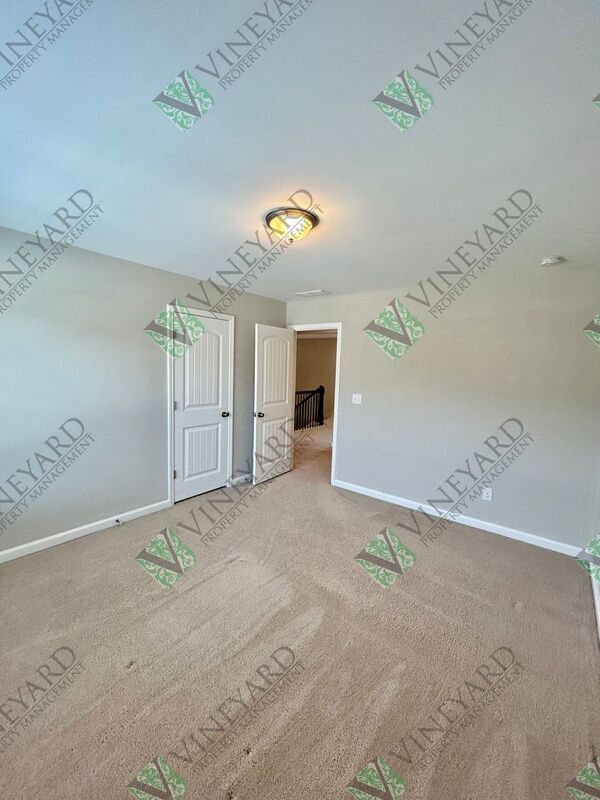 Building Photo - 7090 Post Pk Wy