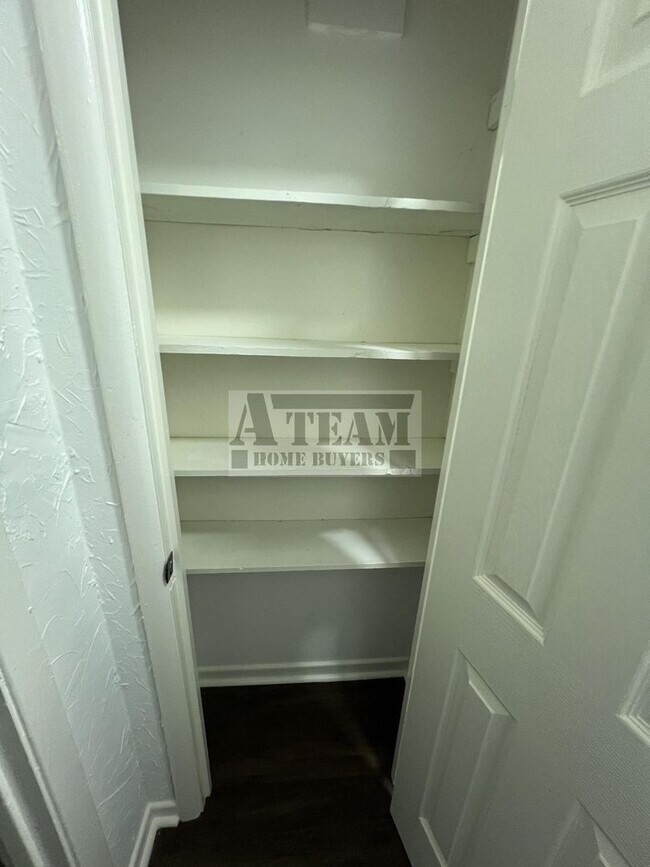 Building Photo - Renovated 2 Bed 1 Bath house for rent in T...