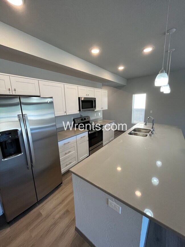 Building Photo - 1312-1314 E Farwell