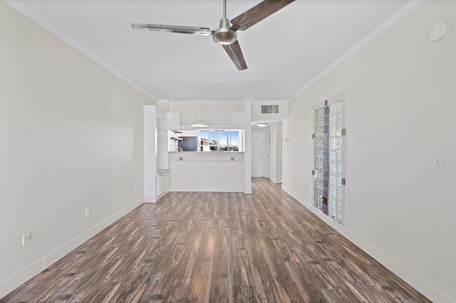 Building Photo - Spacious Riverview 1B/1B Condo