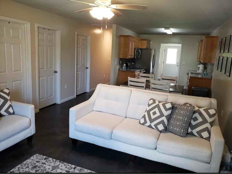 Building Photo - 317 Patterson St