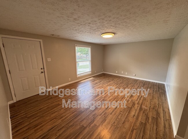 Building Photo - 655 Eavey St