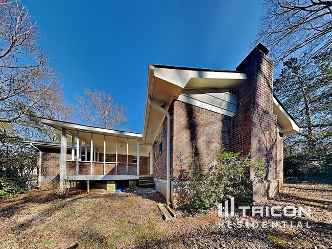 Building Photo - 1382 Peggy Ln NW