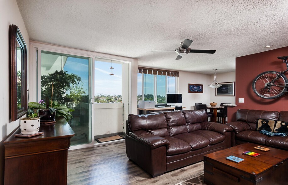 Building Photo - 1907 Robinson Ave