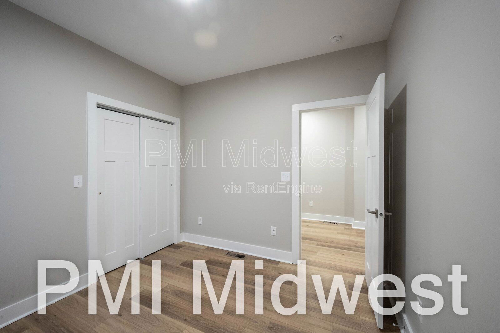 Building Photo - 20 Schiller St