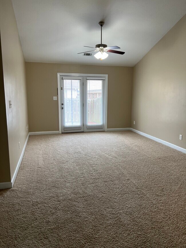 Building Photo - 376 Connor Cir