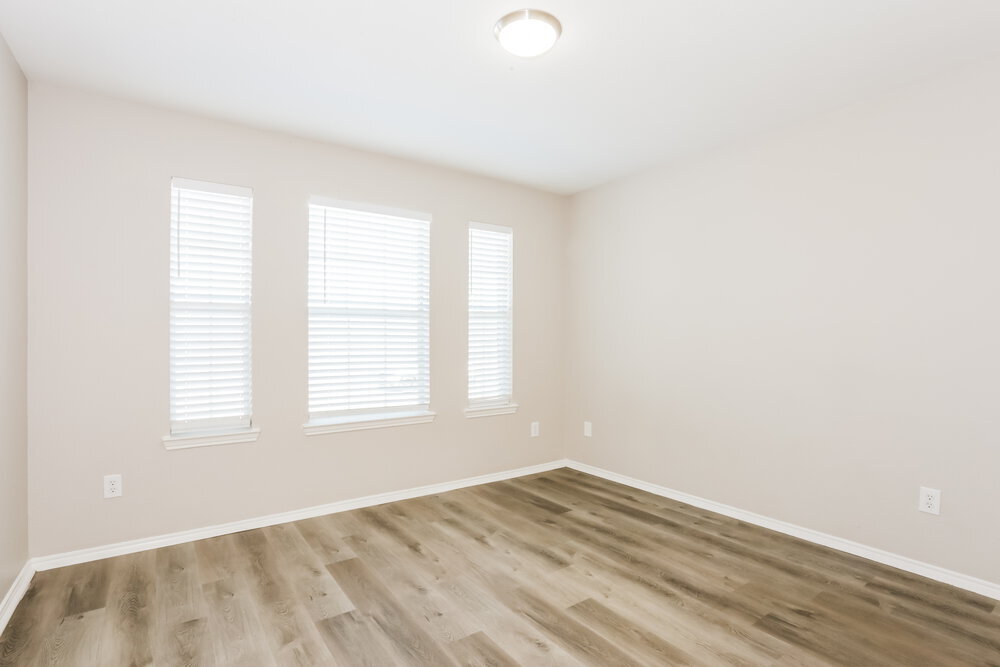 Building Photo - 1205 Artesia Dr