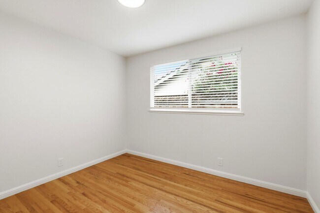 Building Photo - Beautiful Remodeled 3-Bedroom 2-Bathroom Single Family Home