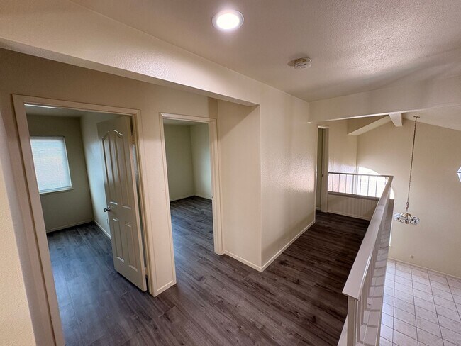 Building Photo - 4 Bed, 2.5 Bath in Rialto!