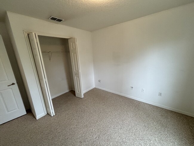 Building Photo - 5 Wood Arbor Ln