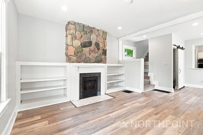 Building Photo - Beautifully renovated three bedroom home
