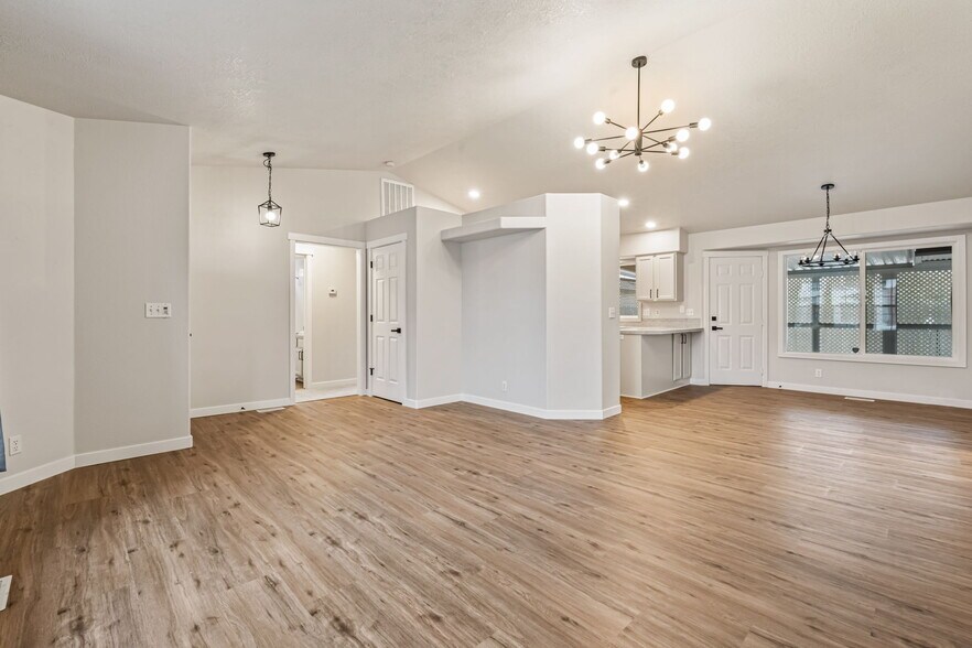 Building Photo - 11035 W Halstead Ct