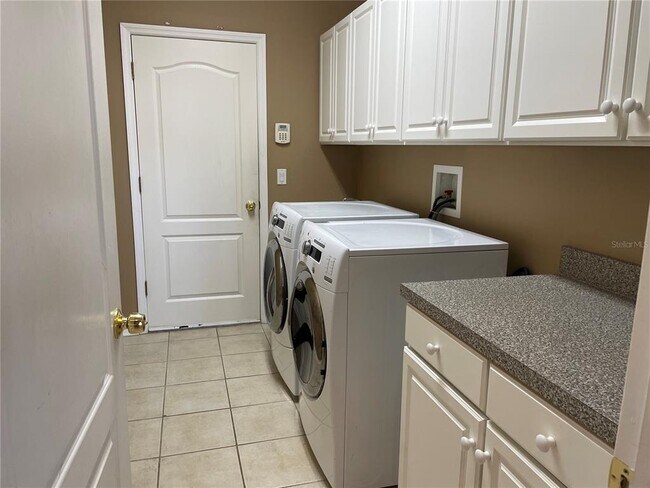 Building Photo - 16143 Ivy Lake Dr