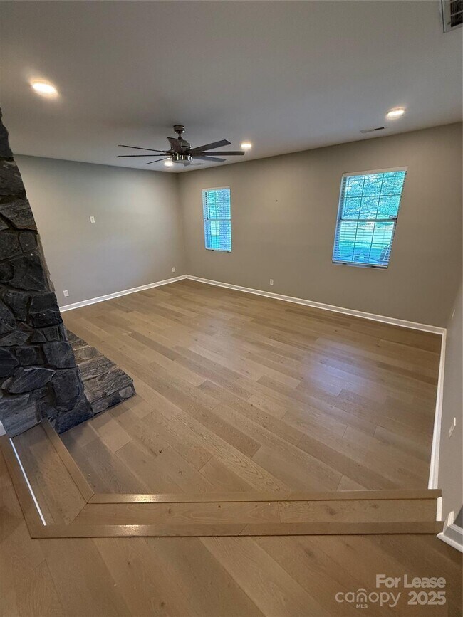 Building Photo - 4371 La Brea Dr