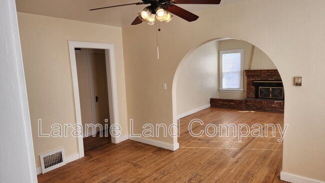 Building Photo - 658 N 10th St