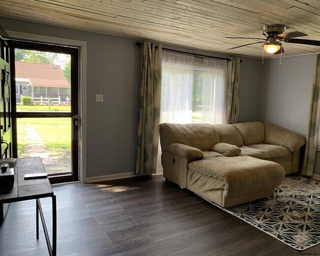 Building Photo - 934 Mohegan Rd