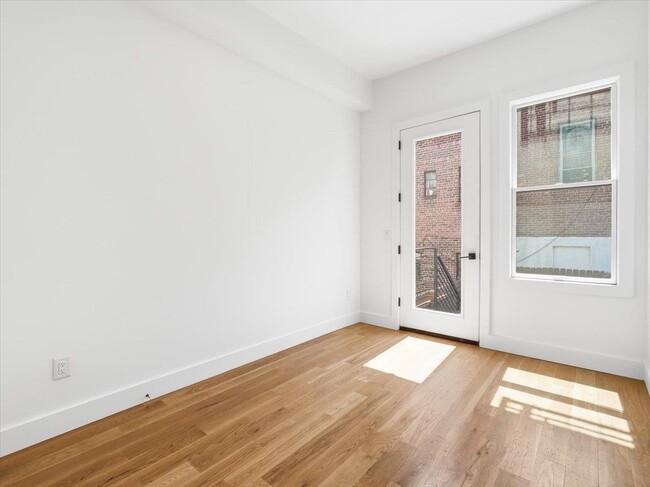Building Photo - 250 Van Horne St