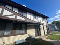 Building Photo - 1367 Sacramento Dr