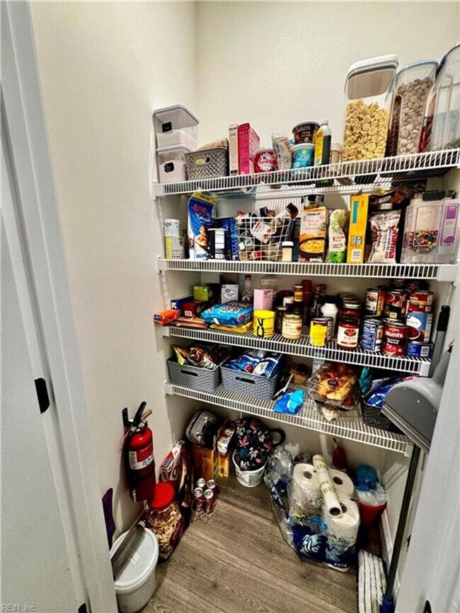 Building Photo - Stunning Modern Haven