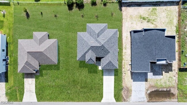 Building Photo - 9 NW 14th Pl