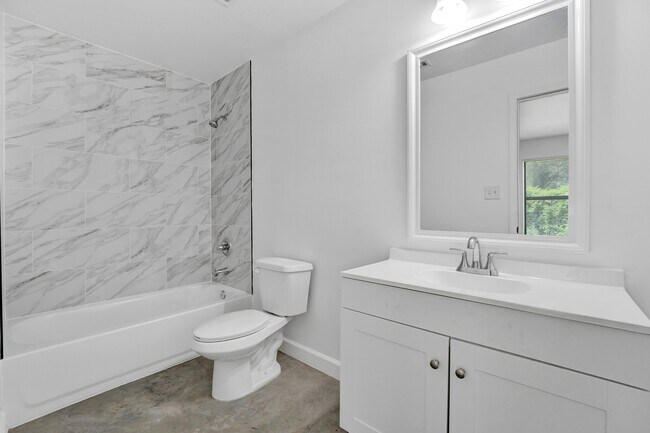 Building Photo - 1408 Kyle St