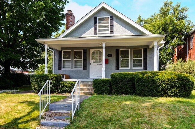 Building Photo - 1607 Elmwood Ave