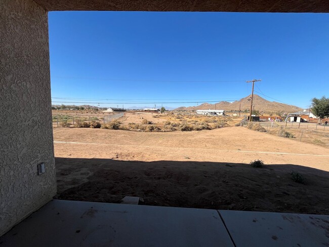 Building Photo - 3 bedroom 2 bath Apple Valley Home Availab...