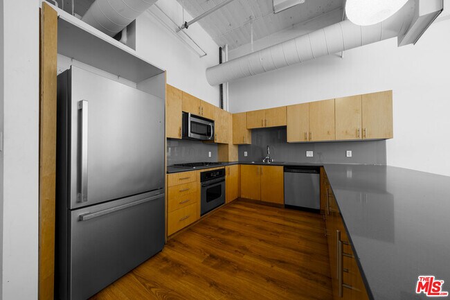 Building Photo - 1130 Flower St