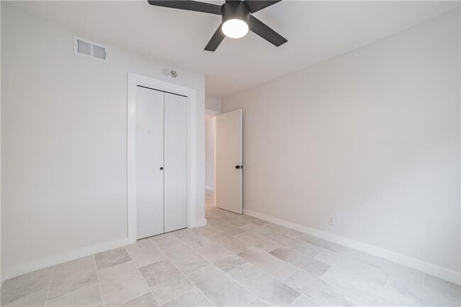 Building Photo - 2600 Penny Ln