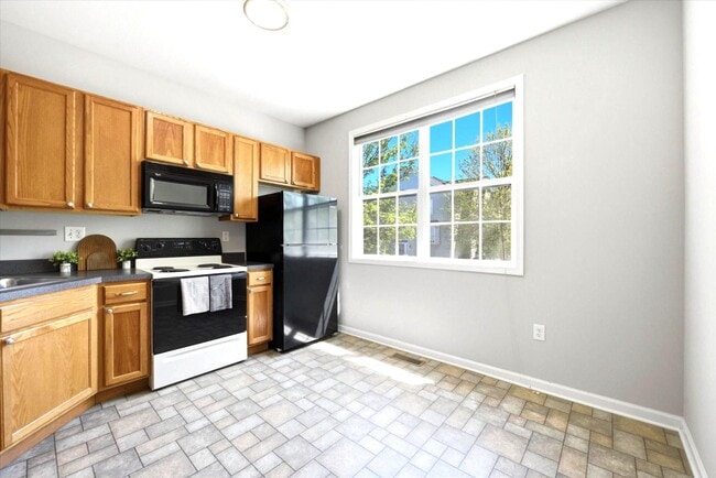 Building Photo - 248 Roosevelt Ave