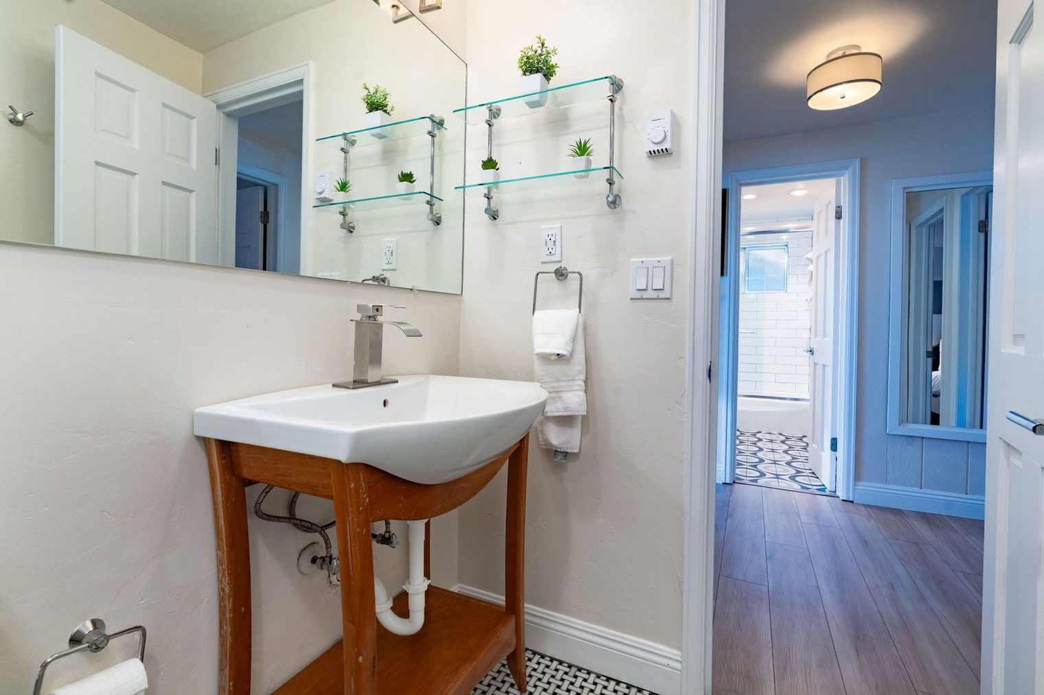 Building Photo - 940 Waters Ave