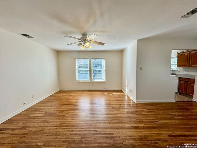 Building Photo - 207 E Terra Alta Dr