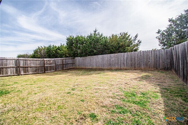 Building Photo - 4602 Cambridge Dr