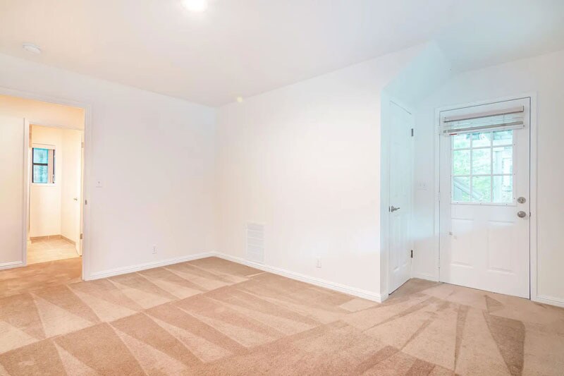 Building Photo - 6571 Summerhill Rd