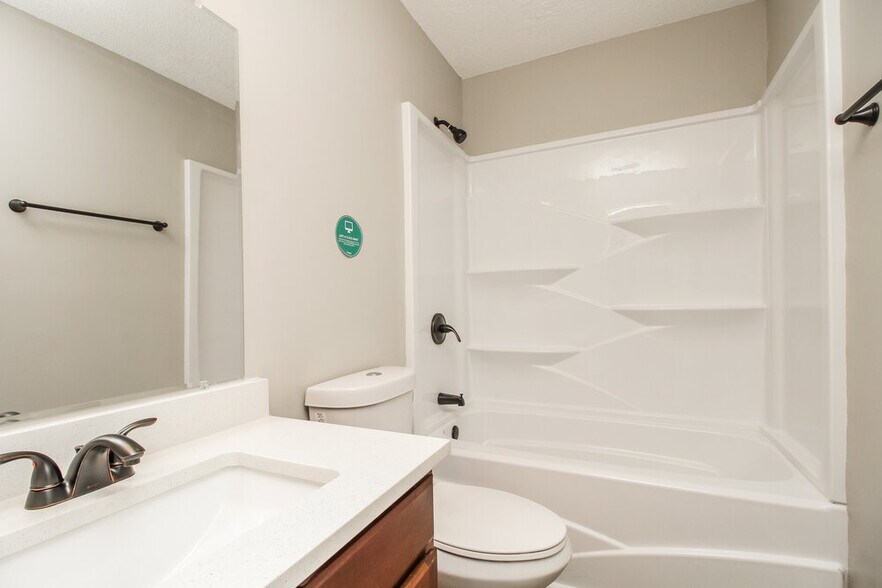 Building Photo - 2404 Kramer Way