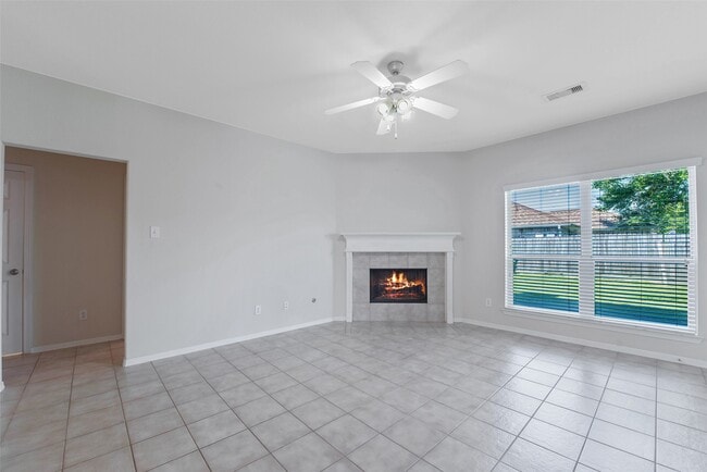 Building Photo - 131 Sunset Falls Dr