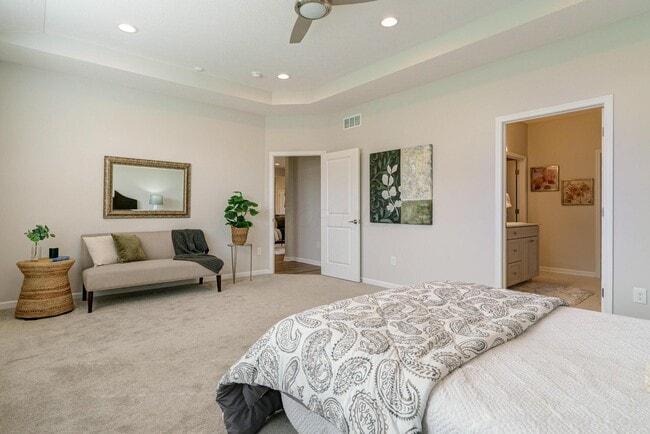 Building Photo - 8139 Wolf Path Dr