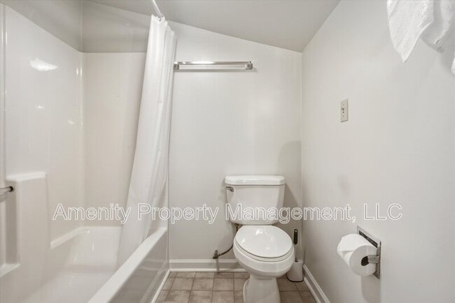 Building Photo - 121 Yorkshire Dr