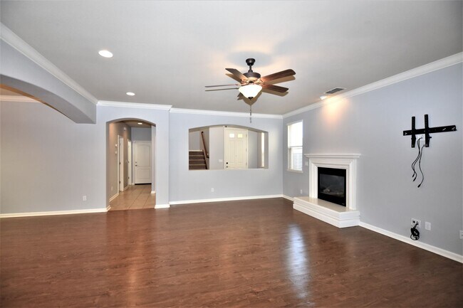 Building Photo - 3303 Southerland Rd