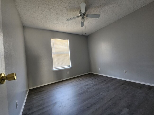 Building Photo - 3-Bedroom Home Near Goodfellow Airforce Ba...