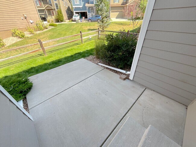 Building Photo - 4 Bedroom Home Available Near Voyager Pkwy...