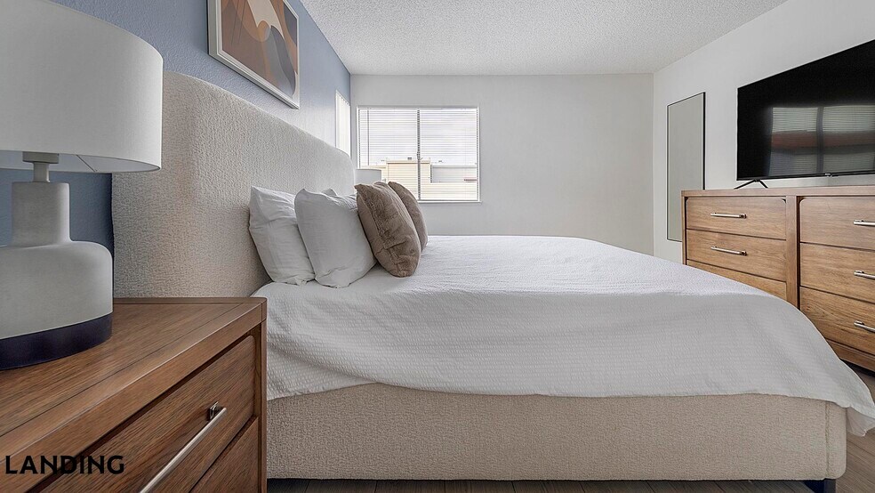 Building Photo - 1455 E Katie Ave