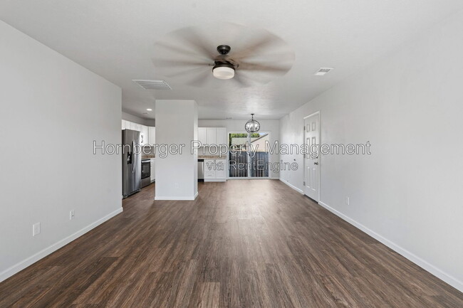 Building Photo - 14412 E Heroy Ln