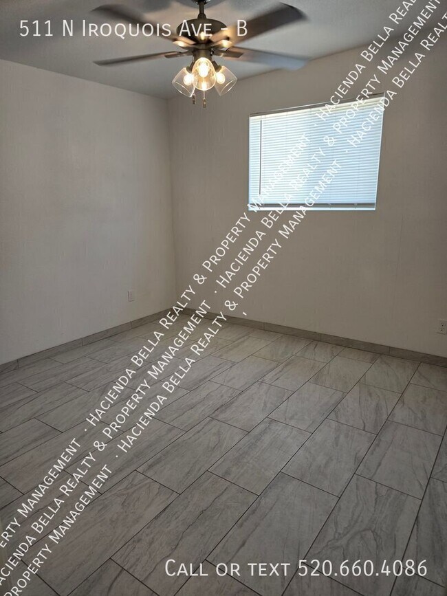 Building Photo - 511 N Iroquois Ave