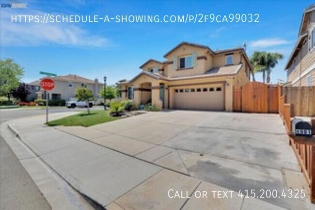 Building Photo - 4901 Snowy Egret Way