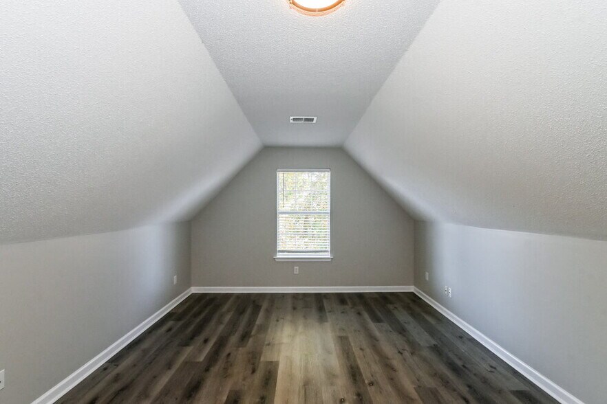 Building Photo - 246 Fairway Trace Dr