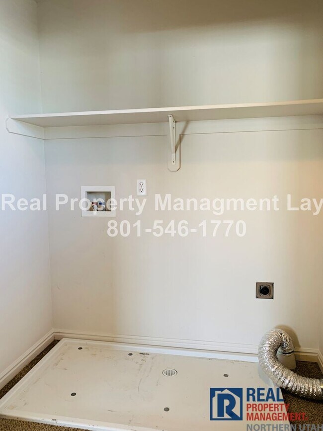 Building Photo - Cozy 2 Bedroom South Ogden Townhome Available Now!